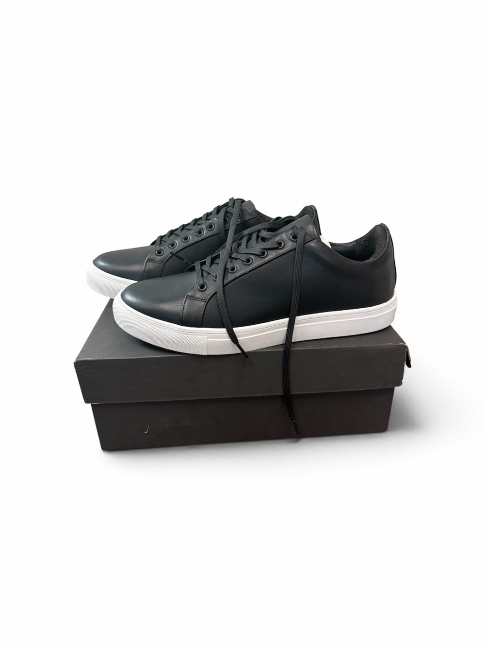 Men's Thursday Black Low-Top Sneakers with White Sole